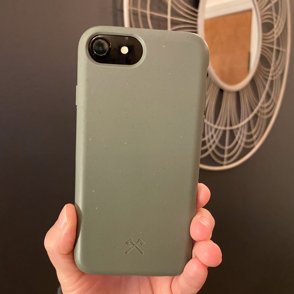 iPhone SE/8/7/6S compostable & self-cleaning case